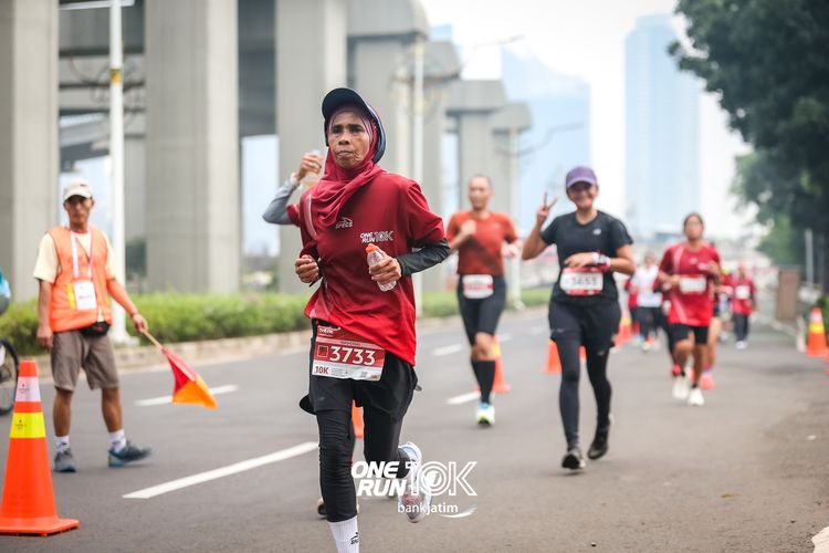 Race photo from ONE RUN 10 K