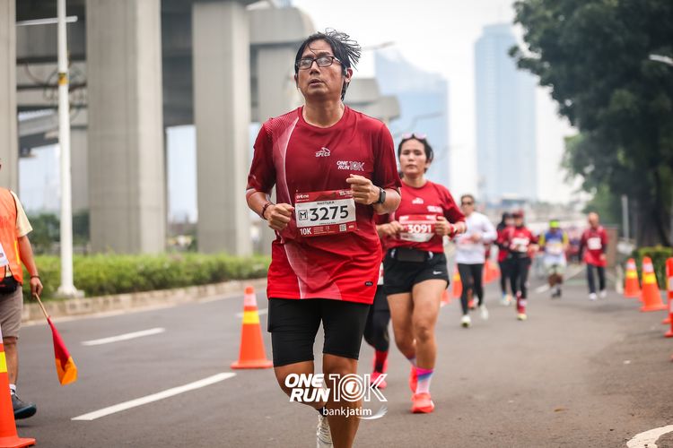 Race photo from ONE RUN 10 K