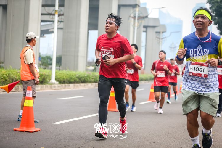 Race photo from ONE RUN 10 K