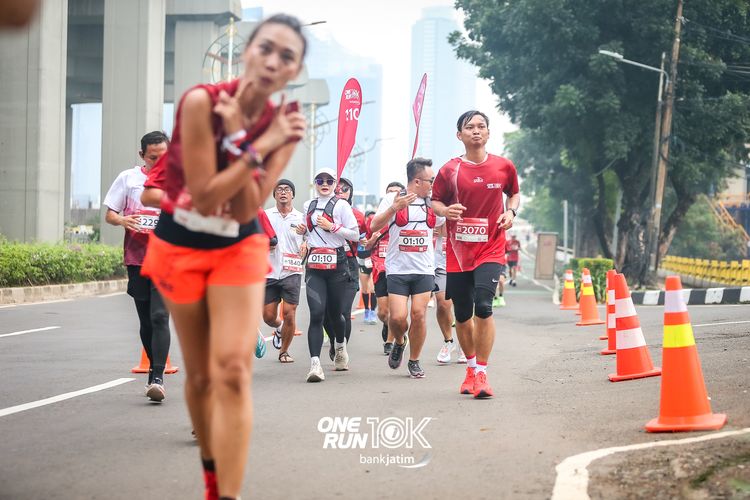 Race photo from ONE RUN 10 K
