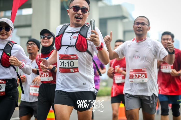 Race photo from ONE RUN 10 K