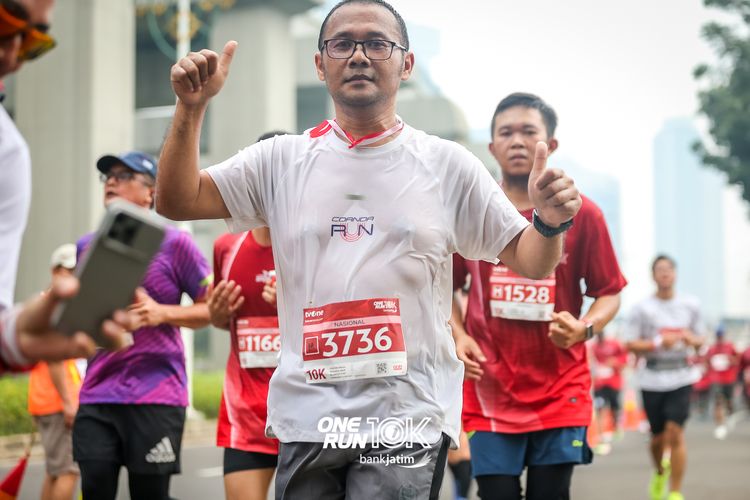 Race photo from ONE RUN 10 K