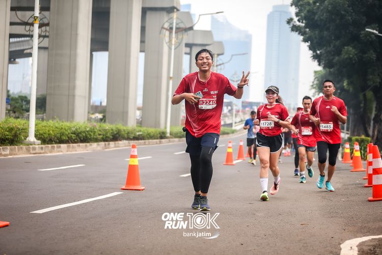 Race photo from ONE RUN 10 K