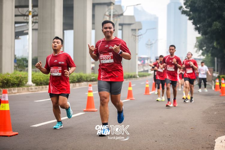 Race photo from ONE RUN 10 K