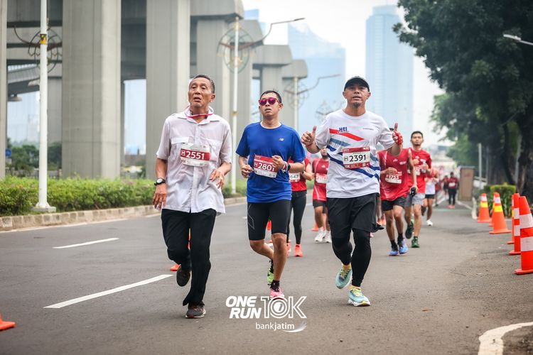 Race photo from ONE RUN 10 K