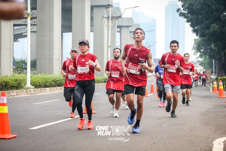 Race photo from ONE RUN 10 K