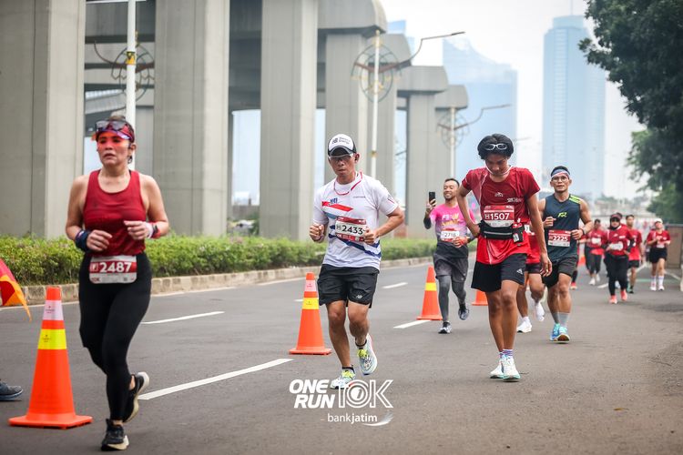 Race photo from ONE RUN 10 K