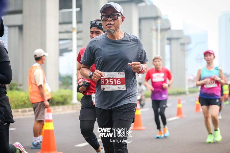 Race photo from ONE RUN 10 K