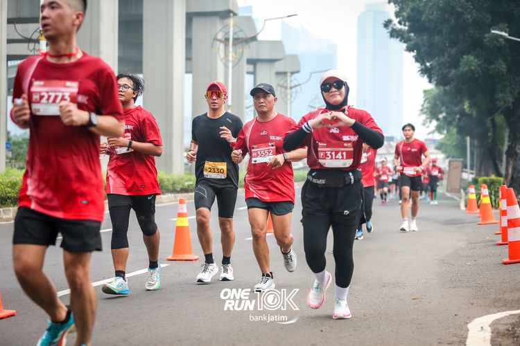 Race photo from ONE RUN 10 K