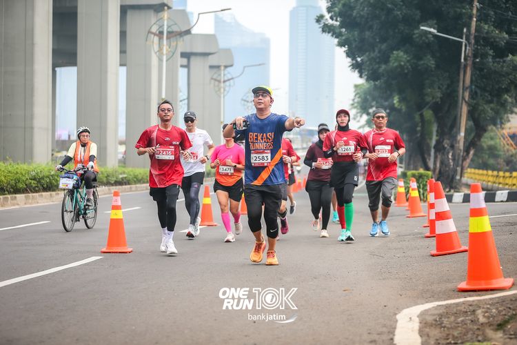 Race photo from ONE RUN 10 K