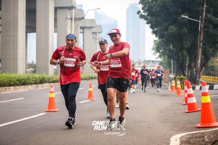 Race photo from ONE RUN 10 K