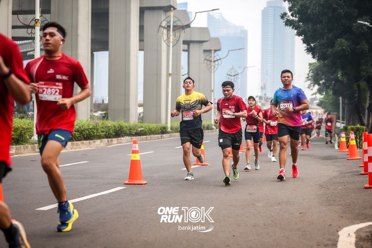 Race photo from ONE RUN 10 K