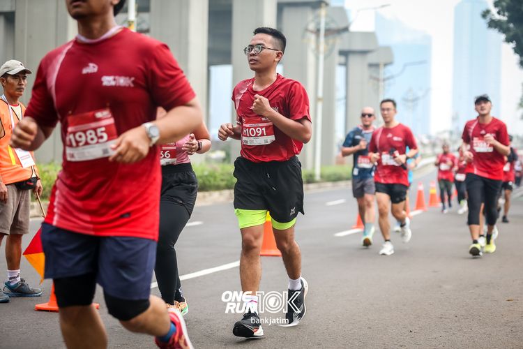 Race photo from ONE RUN 10 K