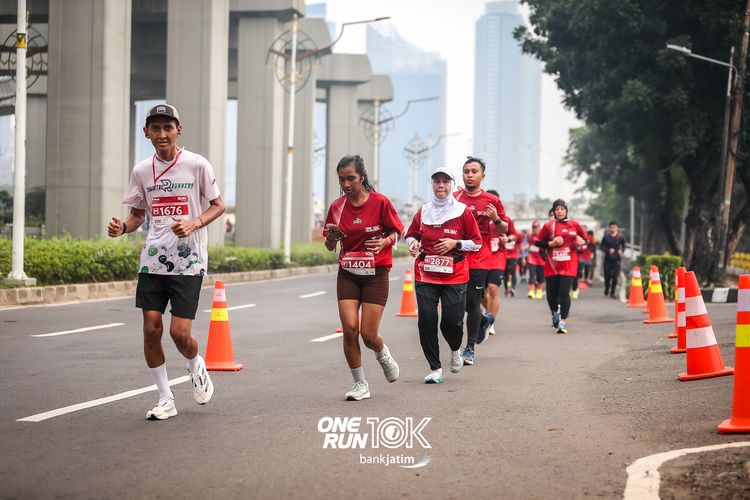Race photo from ONE RUN 10 K