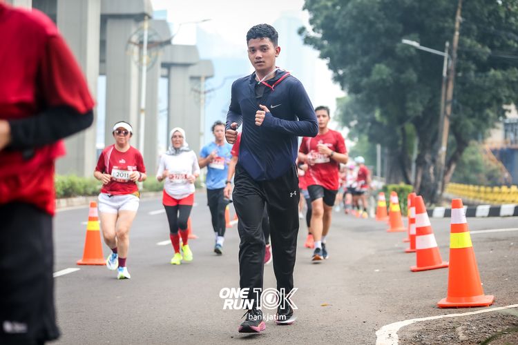 Race photo from ONE RUN 10 K