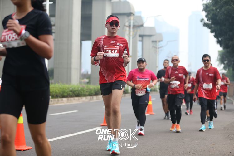 Race photo from ONE RUN 10 K