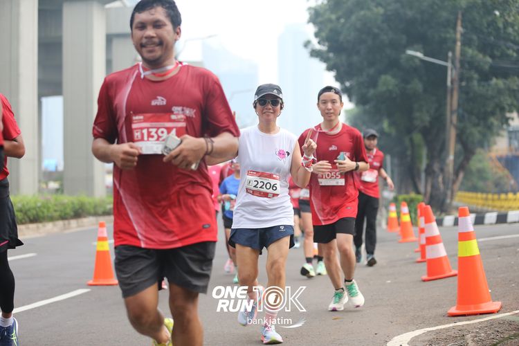 Race photo from ONE RUN 10 K