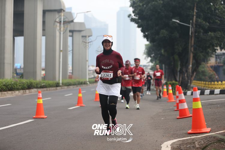 Race photo from ONE RUN 10 K