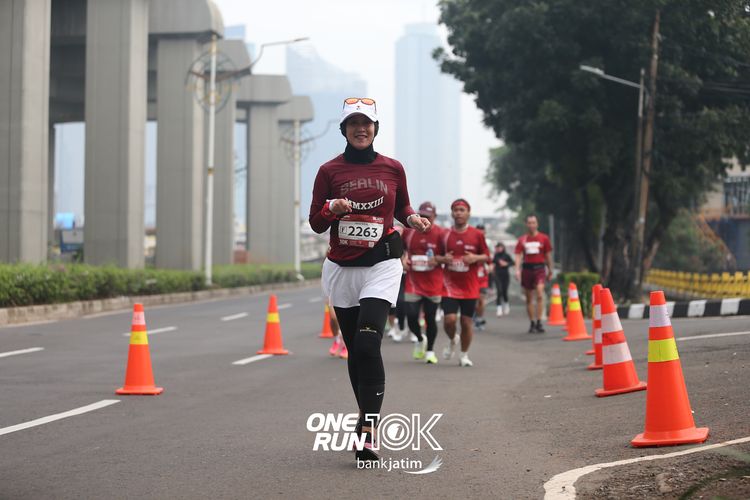 Race photo from ONE RUN 10 K