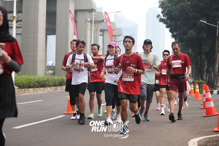 Race photo from ONE RUN 10 K