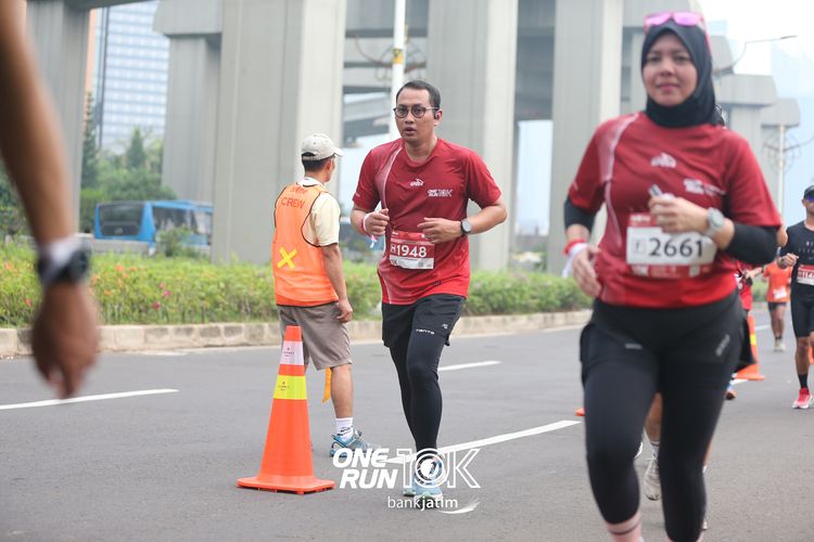 Race photo from ONE RUN 10 K