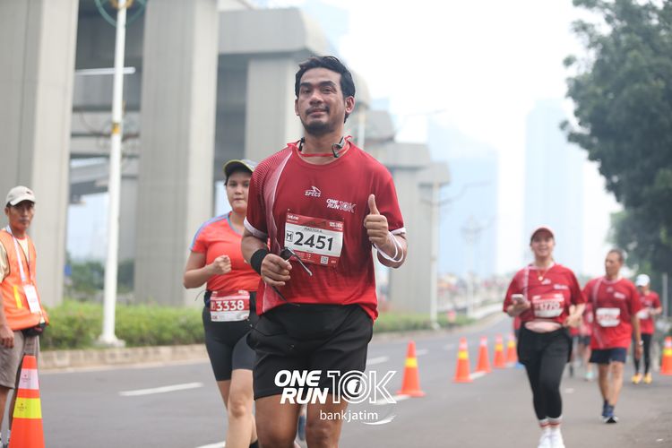 Race photo from ONE RUN 10 K