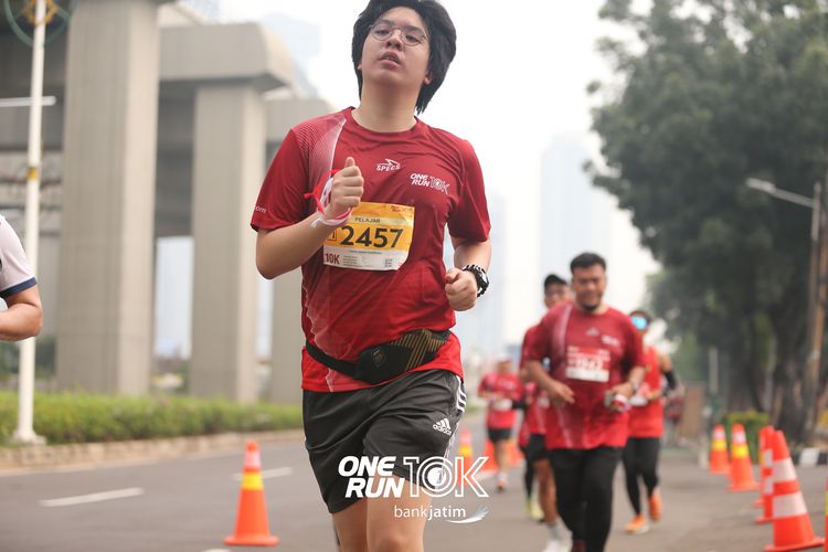 Race photo from ONE RUN 10 K