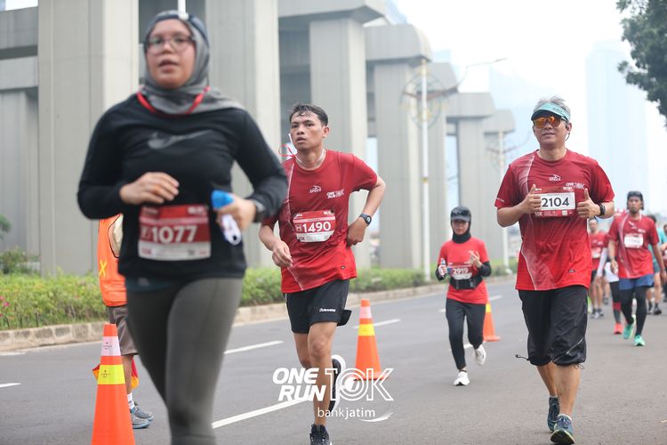 Race photo from ONE RUN 10 K