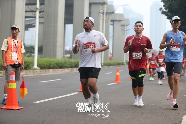 Race photo from ONE RUN 10 K