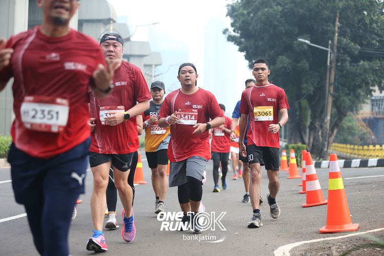 Race photo from ONE RUN 10 K
