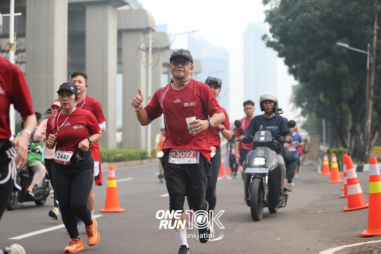 Race photo from ONE RUN 10 K