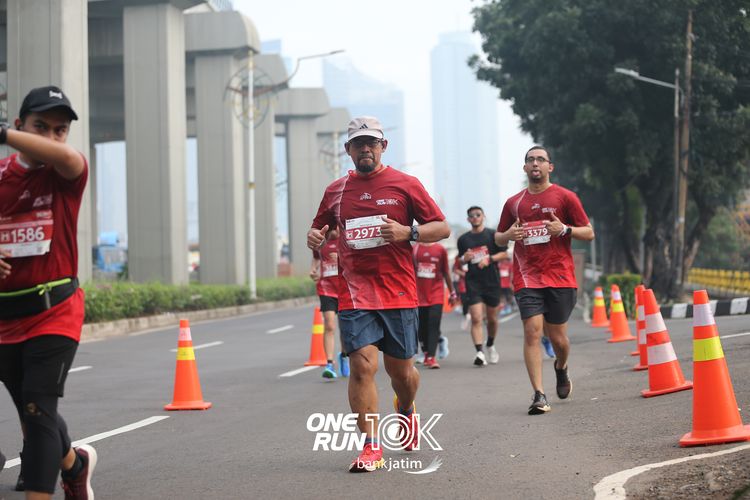 Race photo from ONE RUN 10 K