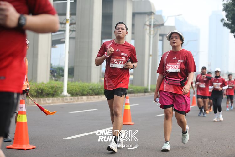 Race photo from ONE RUN 10 K