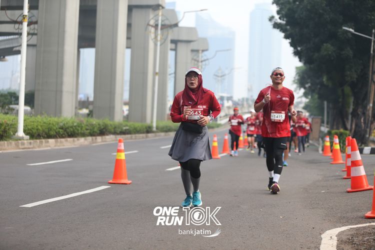 Race photo from ONE RUN 10 K
