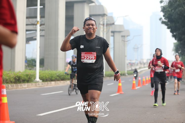 Race photo from ONE RUN 10 K