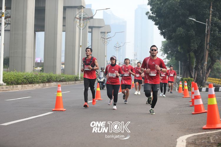 Race photo from ONE RUN 10 K