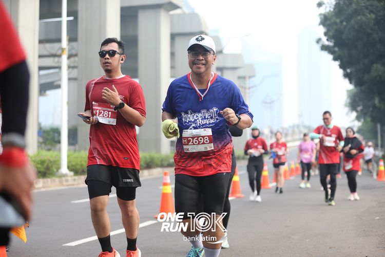 Race photo from ONE RUN 10 K