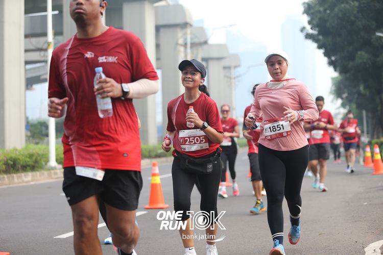 Race photo from ONE RUN 10 K