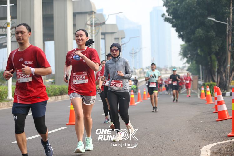 Race photo from ONE RUN 10 K