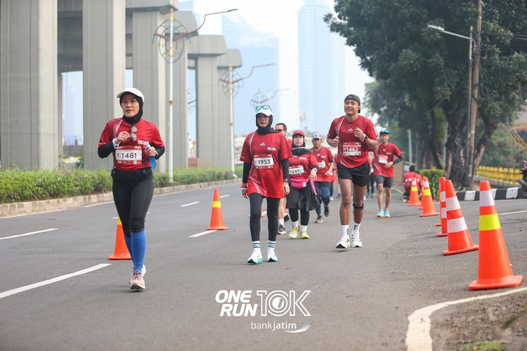 Race photo from ONE RUN 10 K