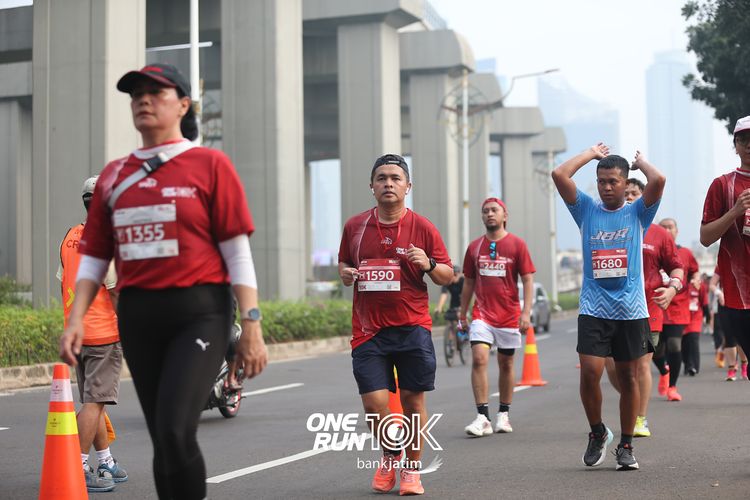 Race photo from ONE RUN 10 K