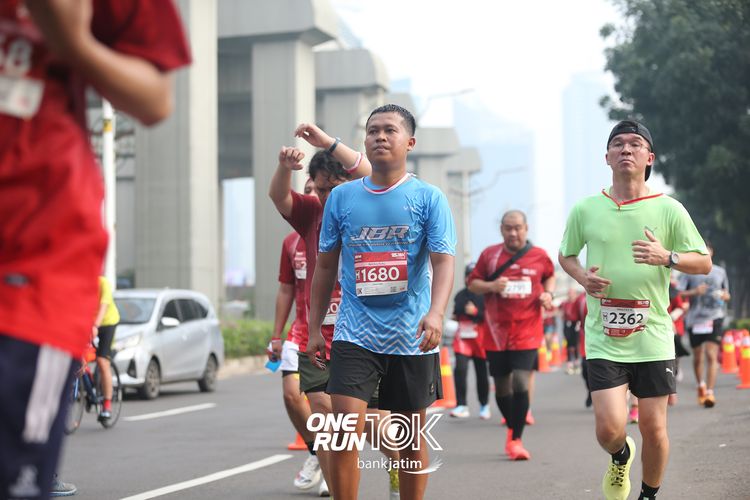 Race photo from ONE RUN 10 K