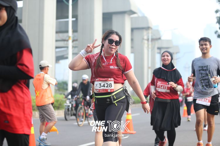 Race photo from ONE RUN 10 K