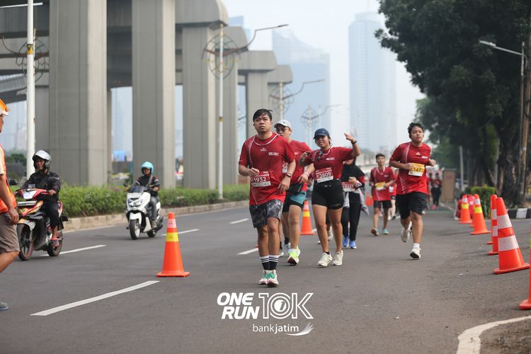 Race photo from ONE RUN 10 K