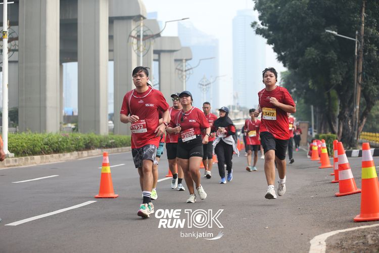 Race photo from ONE RUN 10 K