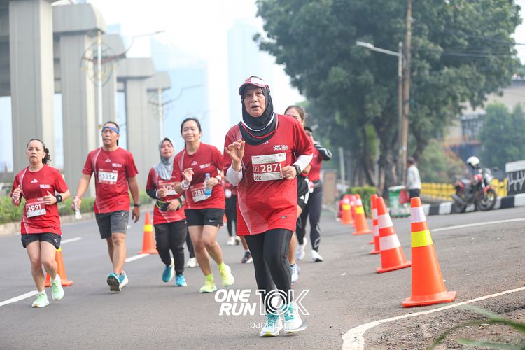 Race photo from ONE RUN 10 K