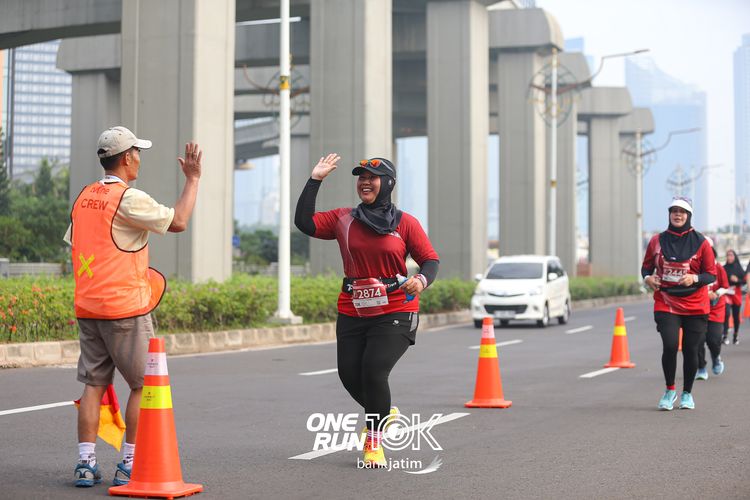 Race photo from ONE RUN 10 K