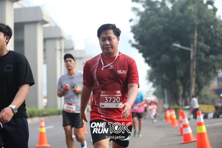 Race photo from ONE RUN 10 K
