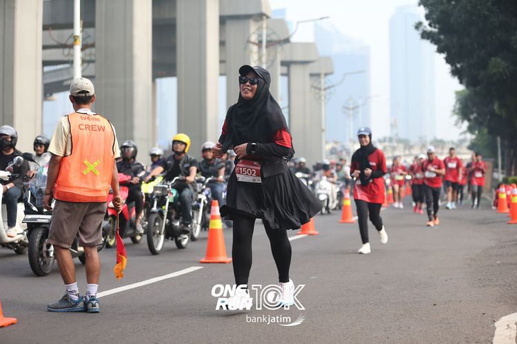 Race photo from ONE RUN 10 K