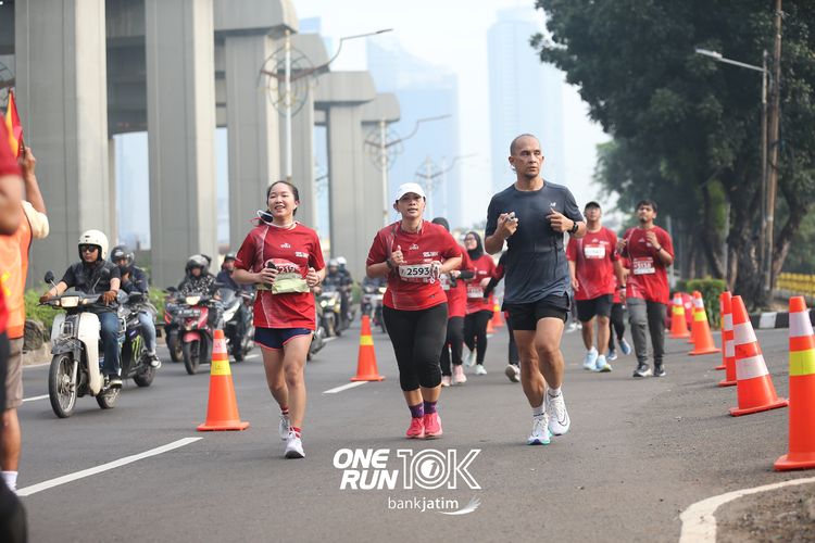 Race photo from ONE RUN 10 K